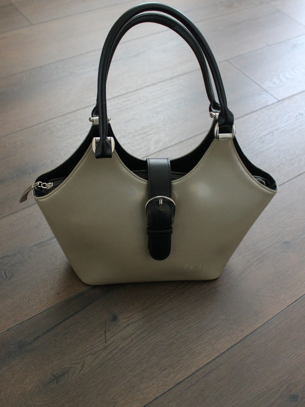 Beijo Women's Two-Tone Tote Bag in Light Sliver and Black - Picture 3 of 11